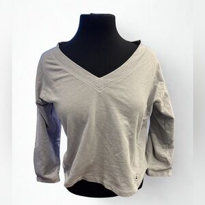 The North Face Women's V-Neck 3/4 Sleeve Top - Light Blue